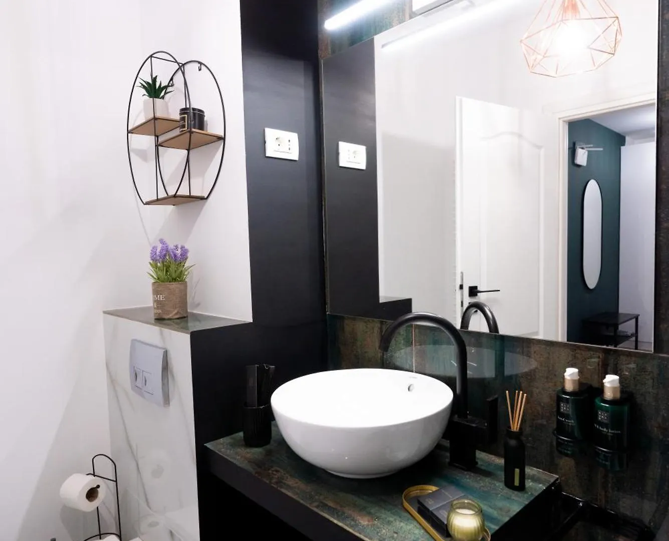 Soni Exclusive Studio Plaza With Private Parking & Self Check-In Bucharest
