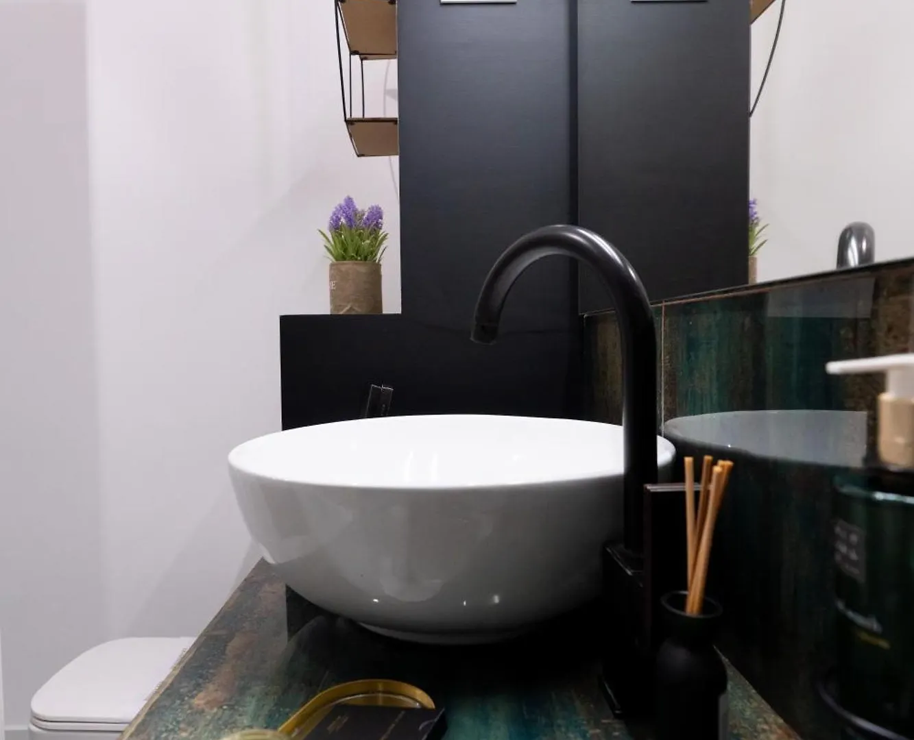 Apartment Soni Exclusive Studio Plaza With Private Parking & Self Check-In Bucharest